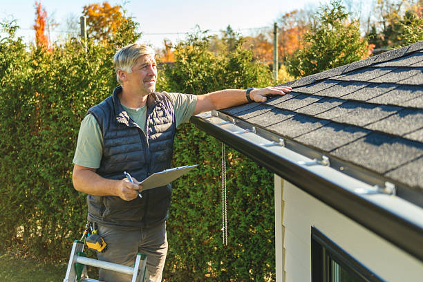 Professional Roofing technician working in Talent, OR